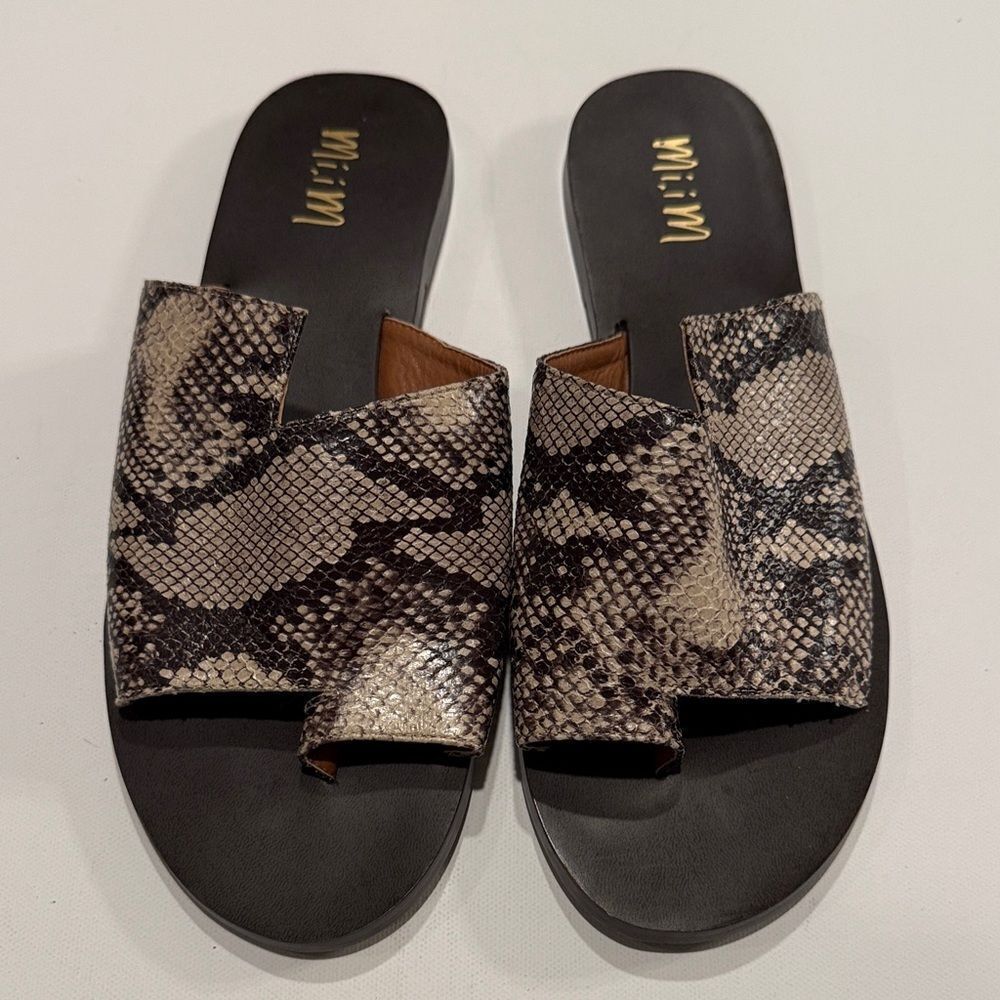 Mi.iM Black and Brown Snake Print Sandals